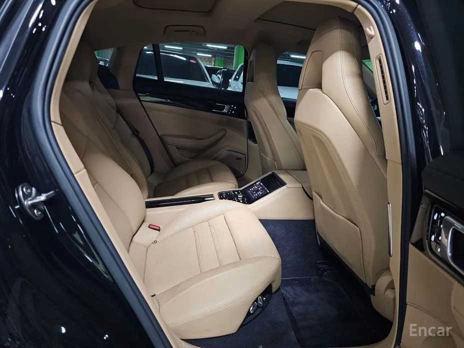 Фото 16 - Porsche Panamera