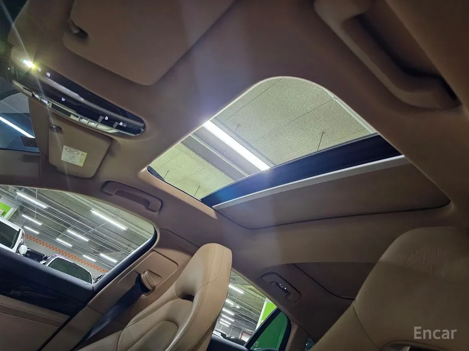 Фото 18 - Porsche Panamera