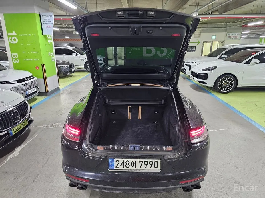 Фото 20 - Porsche Panamera