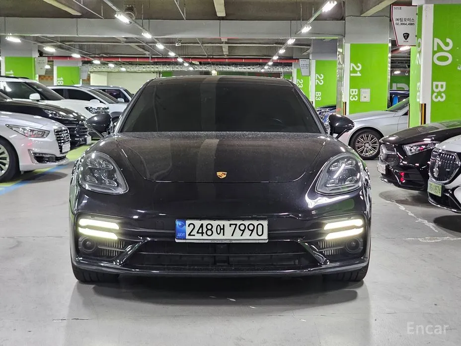 Фото 3 - Porsche Panamera