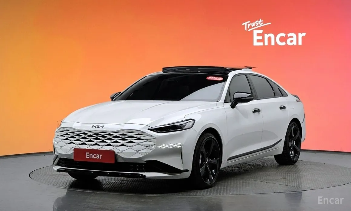 Photo 1 - Kia K8