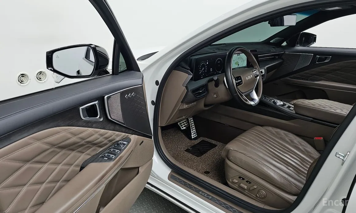 Photo 10 - Kia K8