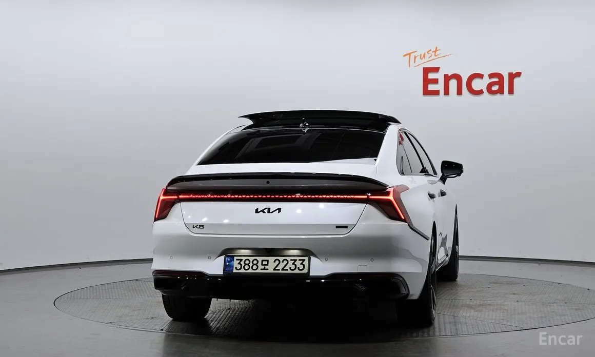 Photo 4 - Kia K8