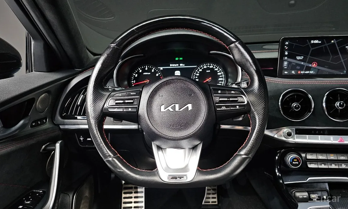 Фото 13 - Kia Stinger