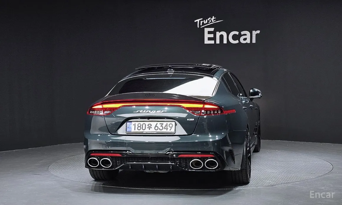 Фото 4 - Kia Stinger