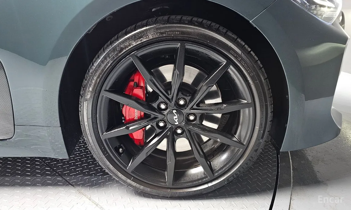 Фото 5 - Kia Stinger