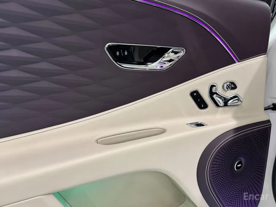 Фото 11 - Bentley Flying Spur