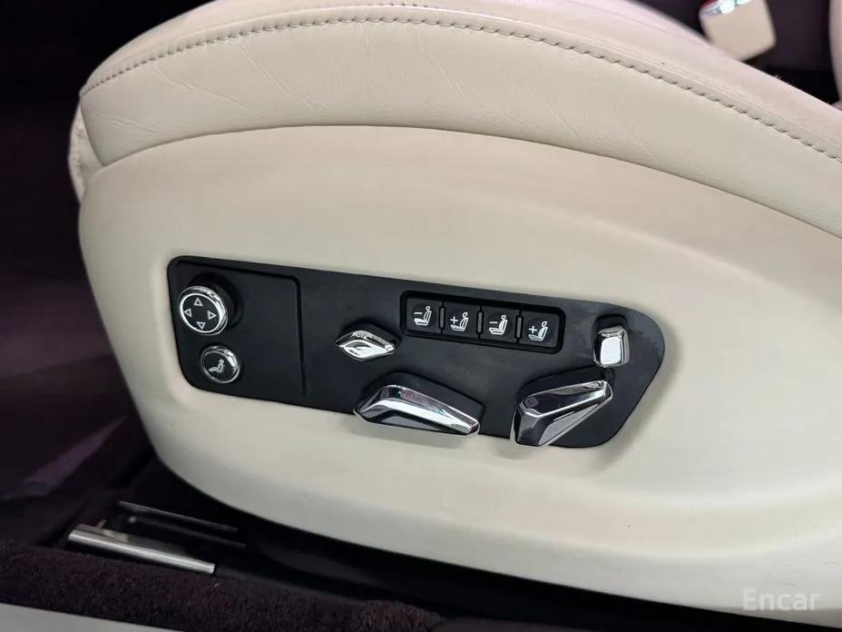 Фото 14 - Bentley Flying Spur