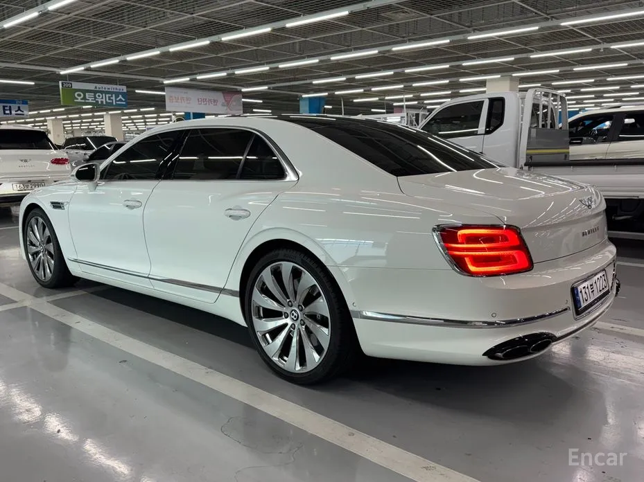 Фото 3 - Bentley Flying Spur
