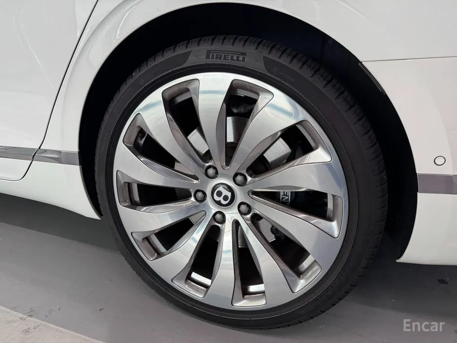 Фото 5 - Bentley Flying Spur