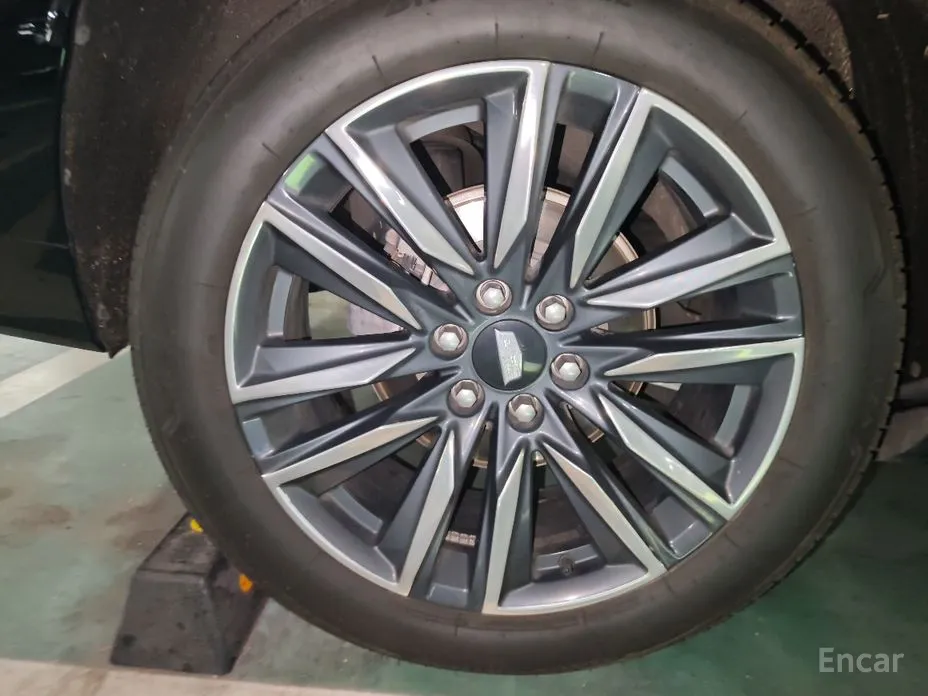 Фото 11 - Cadillac Escalade