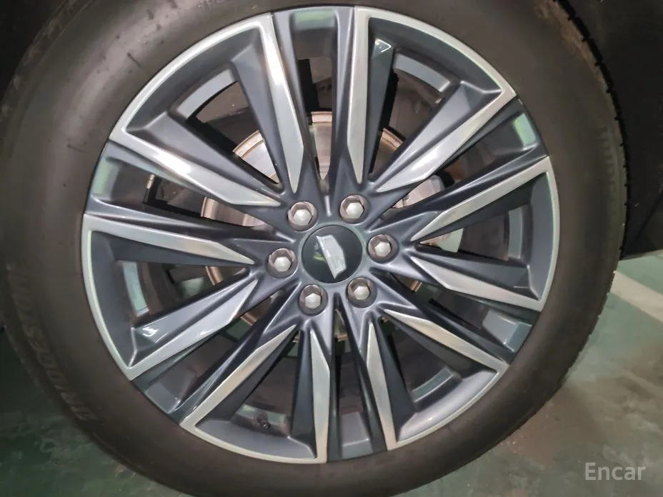 Фото 14 - Cadillac Escalade