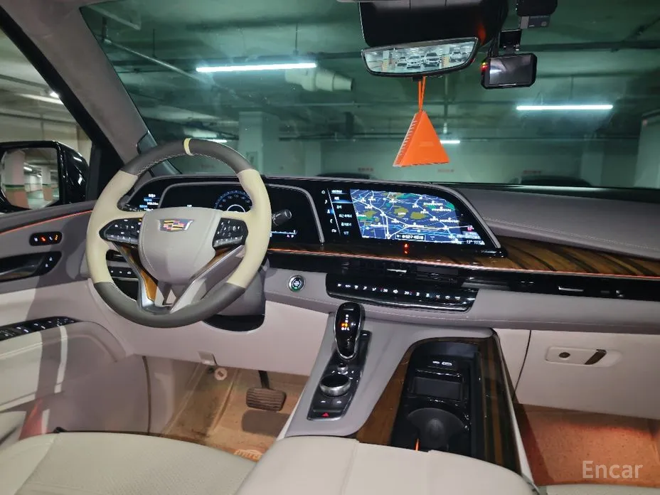 Фото 15 - Cadillac Escalade