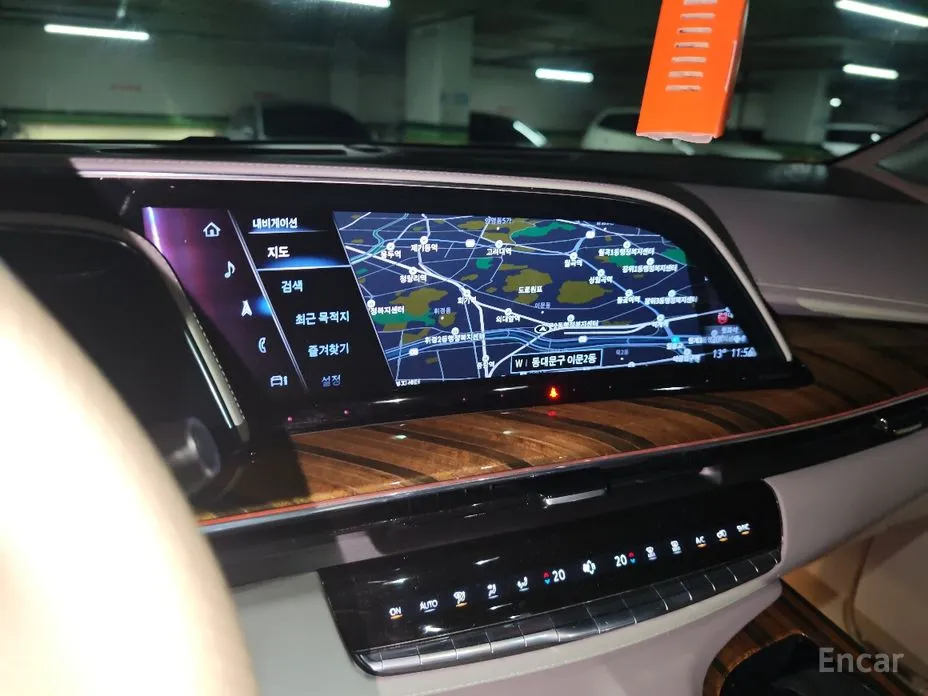 Фото 20 - Cadillac Escalade