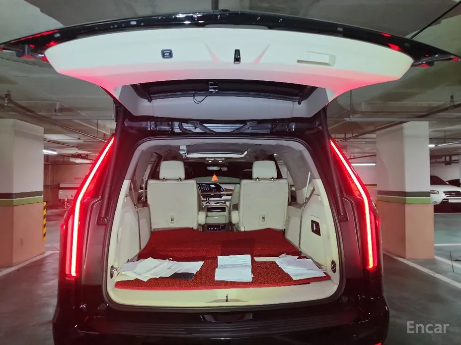 Фото 9 - Cadillac Escalade