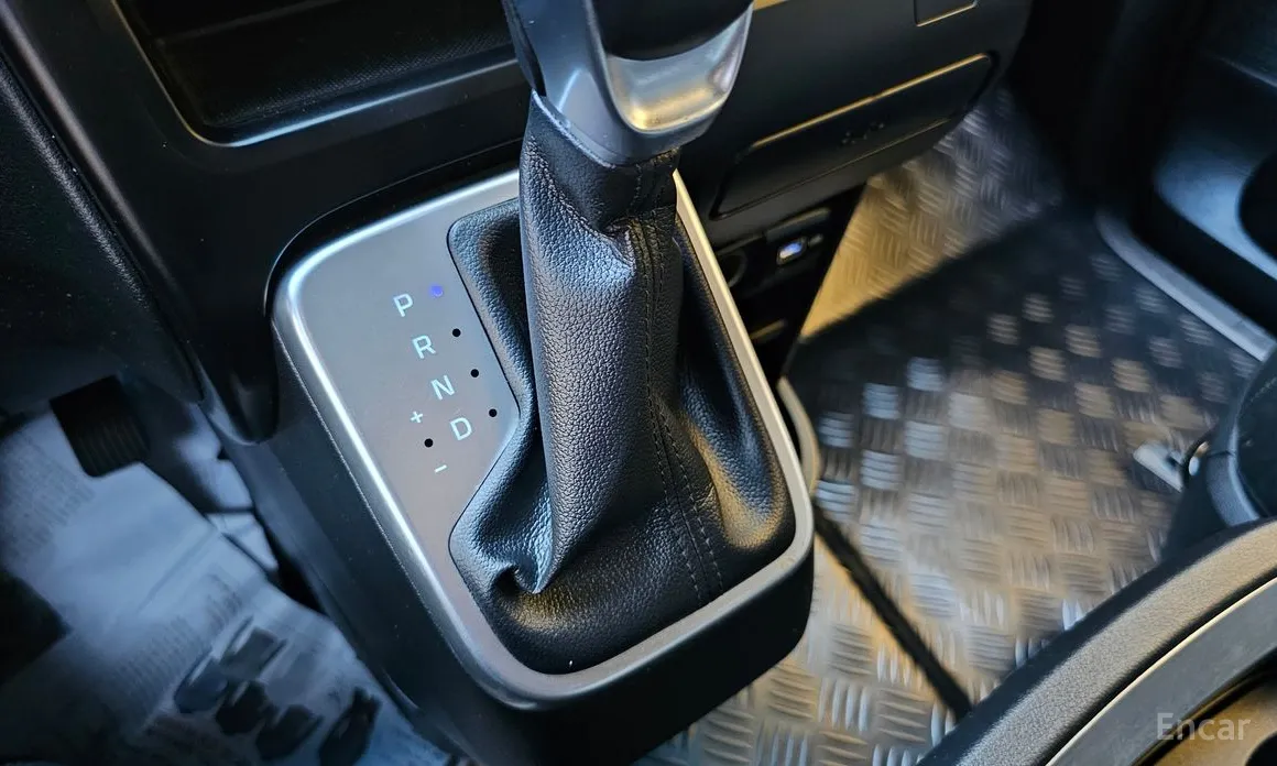 Фото 12 - Hyundai Staria