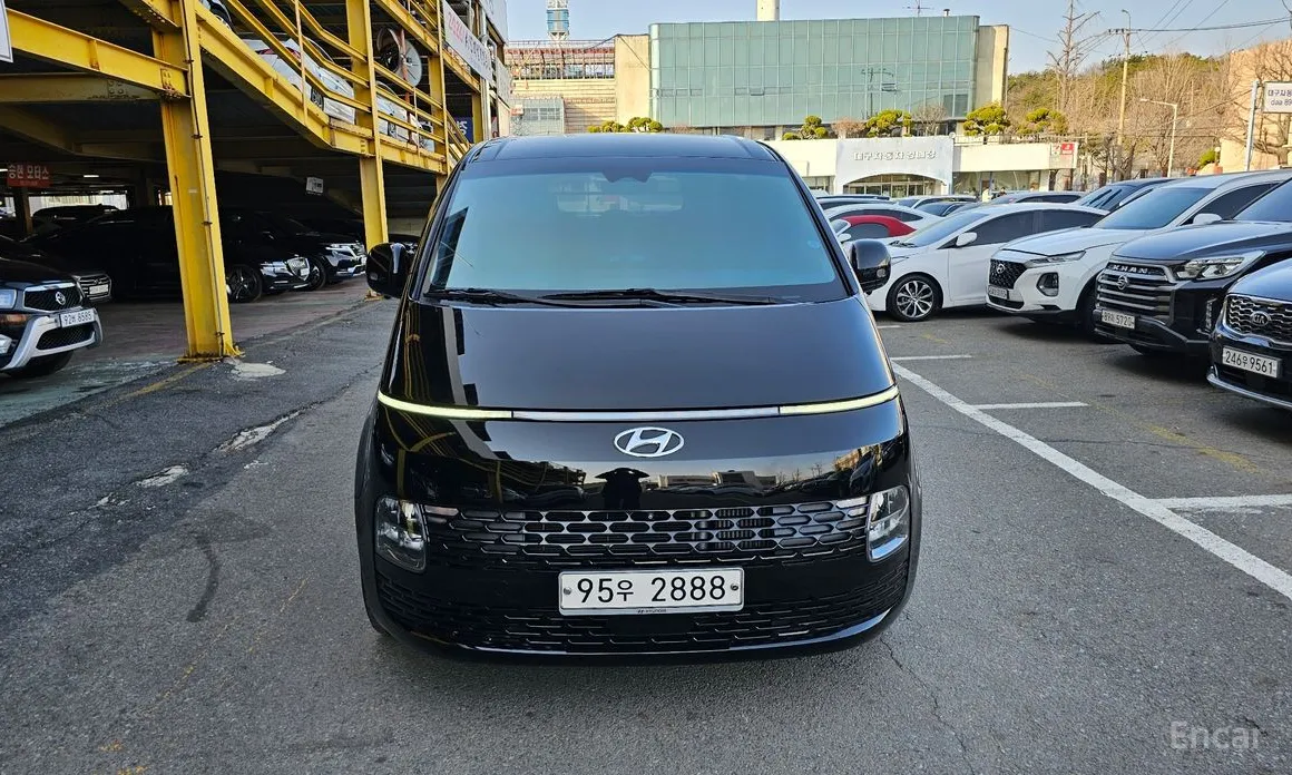 Фото 3 - Hyundai Staria