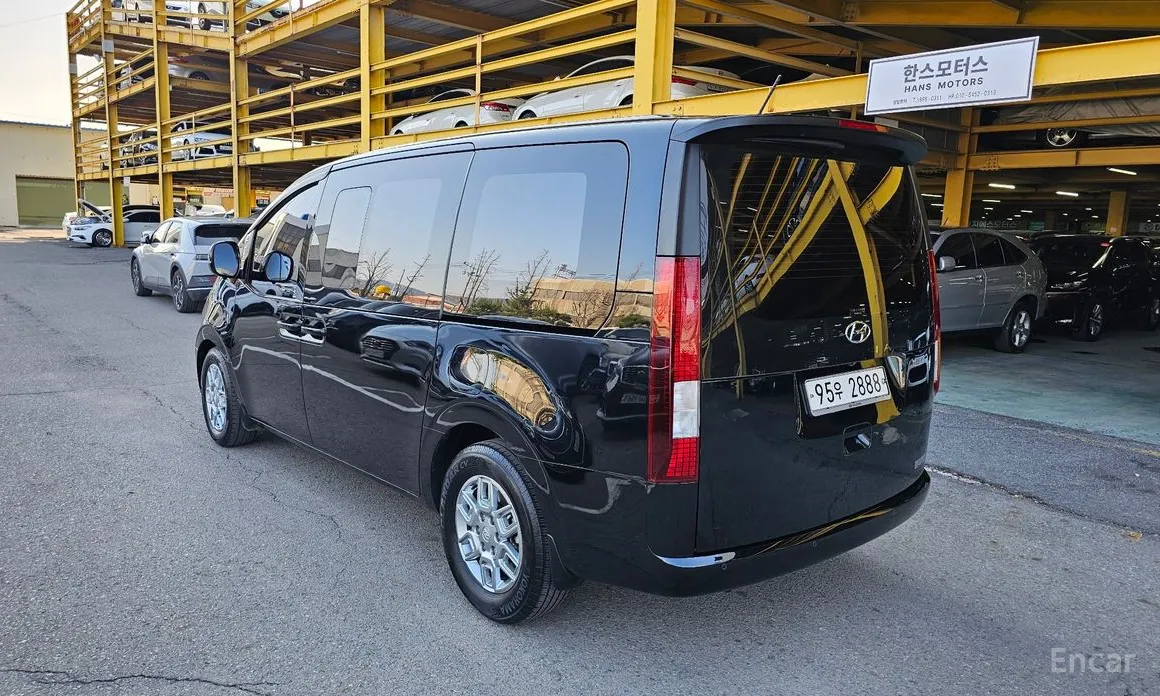 Фото 6 - Hyundai Staria