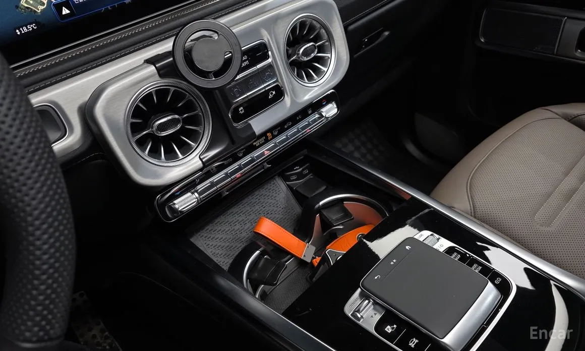 Фото 17 - Mercedes-Benz G-Class