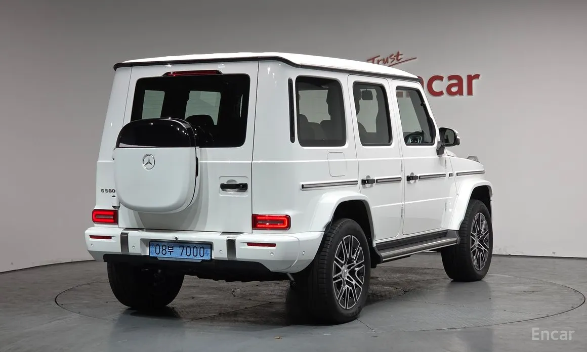 Фото 2 - Mercedes-Benz G-Class
