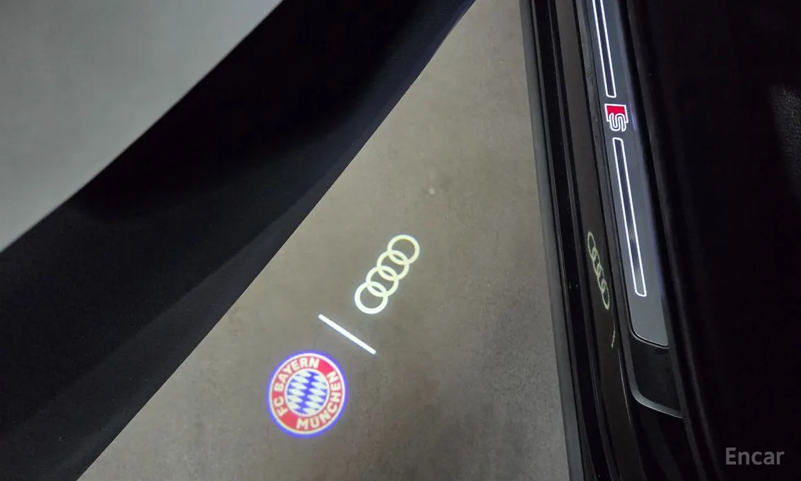 Фото 16 - Audi Q8 e-tron