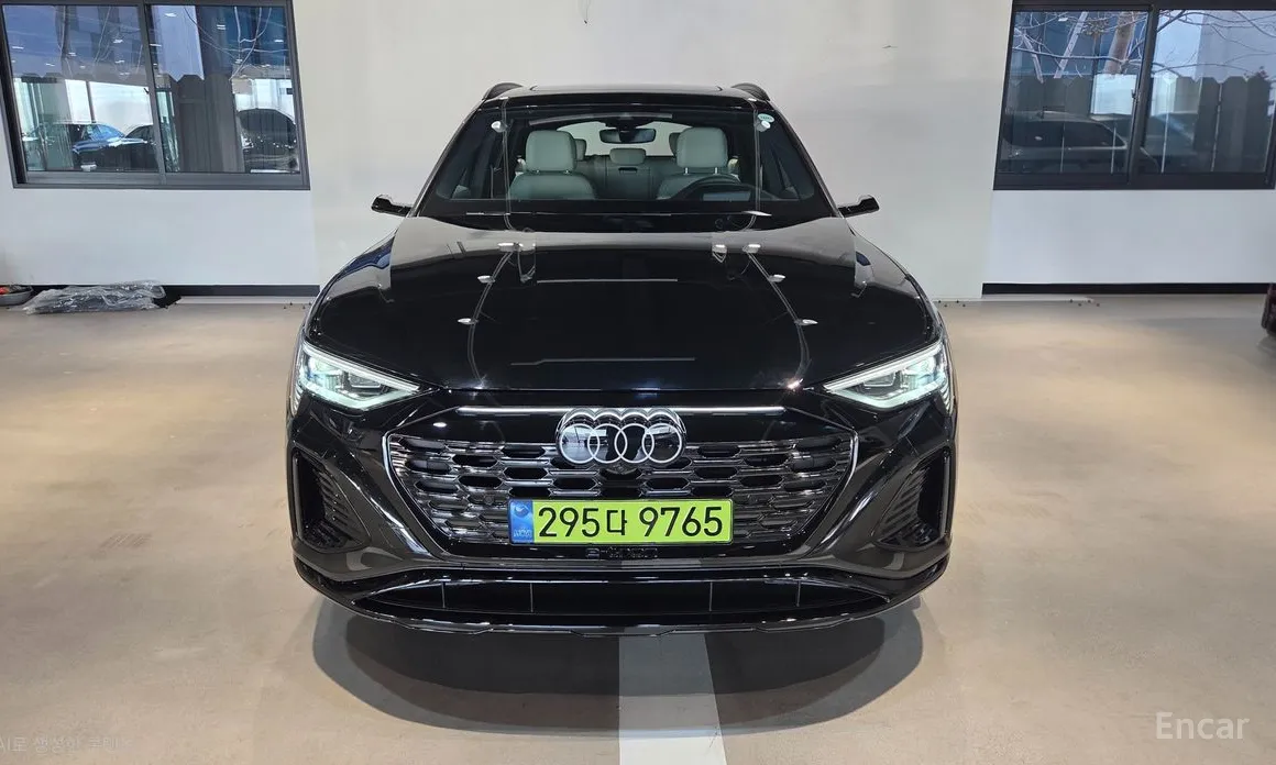 Фото 3 - Audi Q8 e-tron