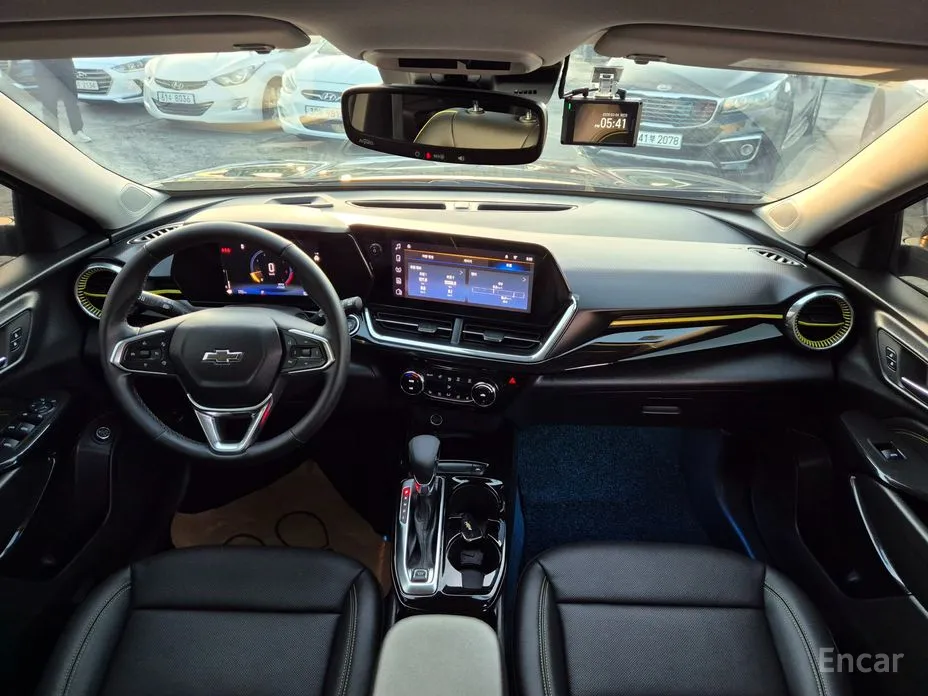 Photo 7 - Chevrolet Trax