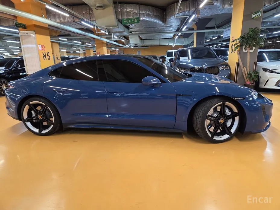 Фото 3 - Porsche Taycan