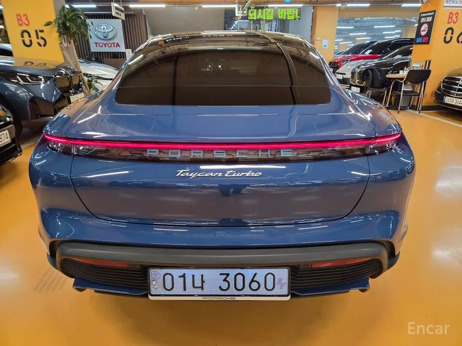 Фото 4 - Porsche Taycan