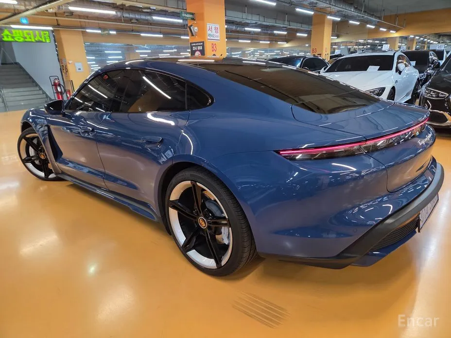 Фото 5 - Porsche Taycan