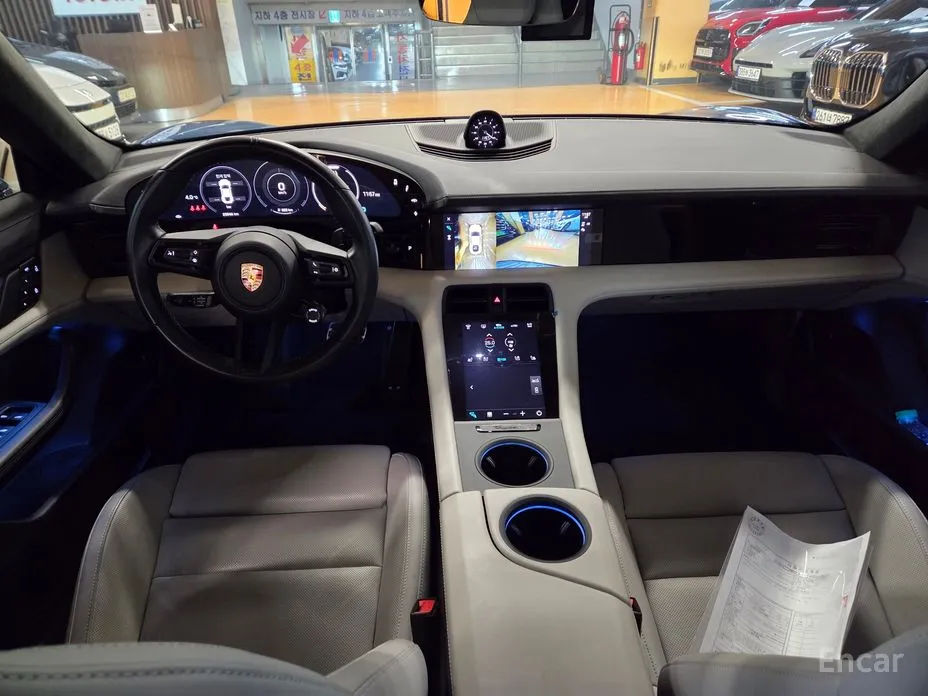 Фото 8 - Porsche Taycan