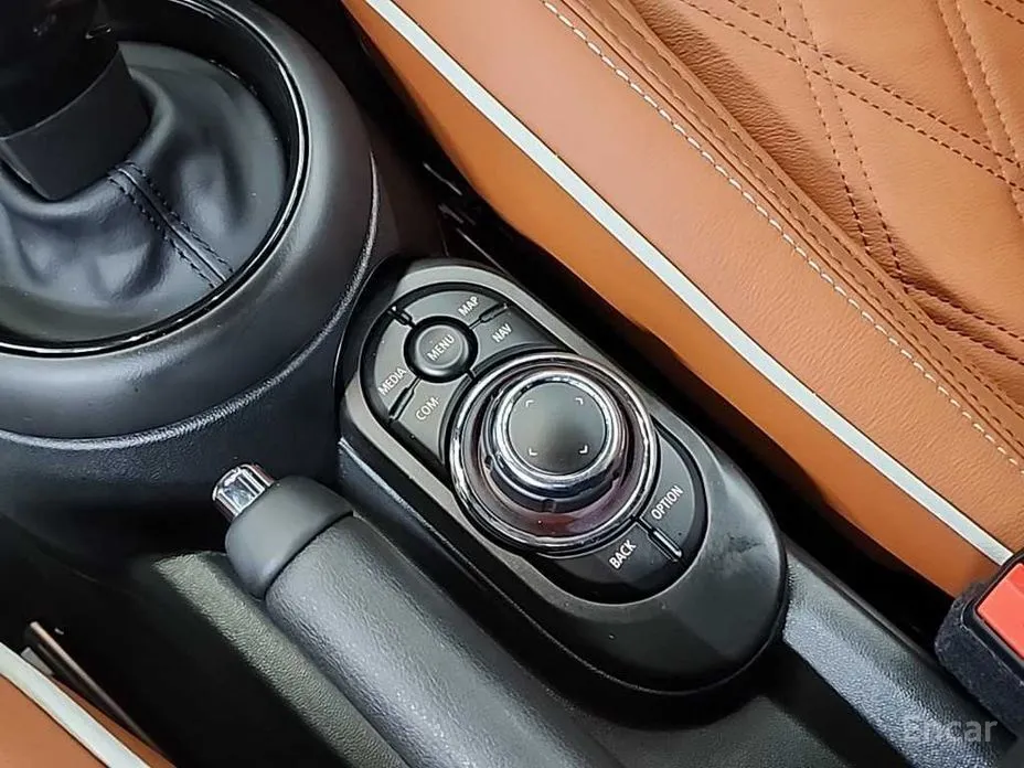 Фото 16 - Mini Cooper Convertible