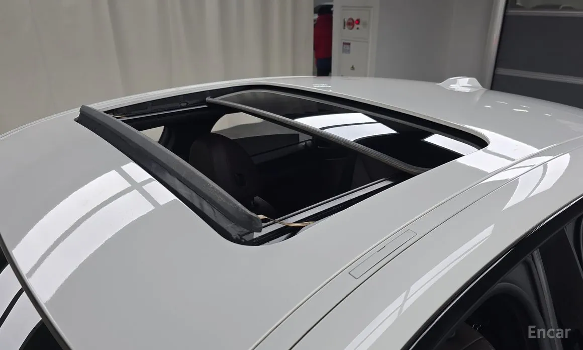 Фото 19 - BMW i4