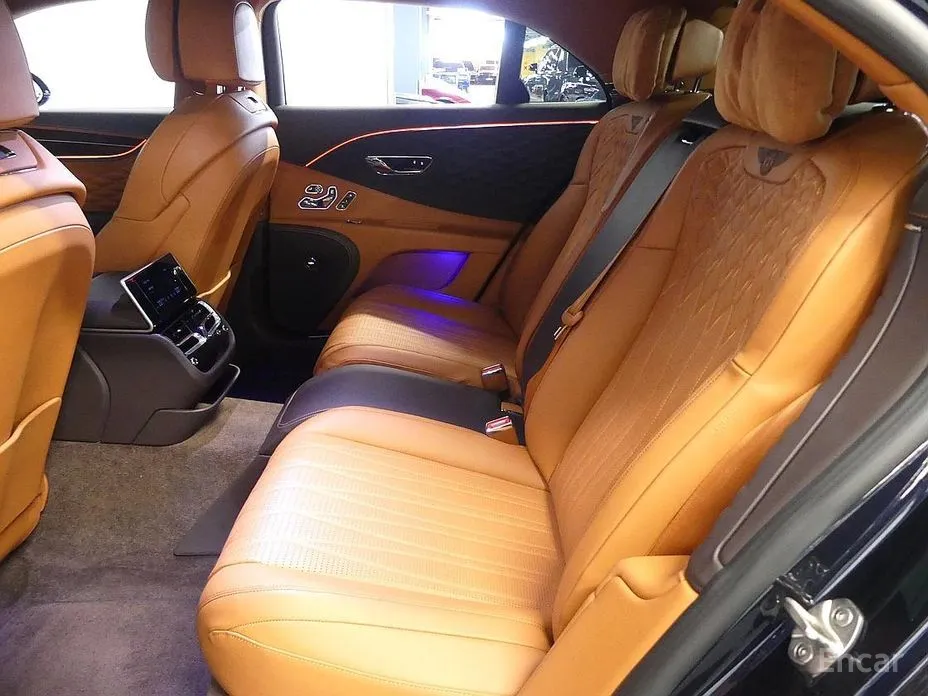 Фото 7 - Bentley Flying Spur