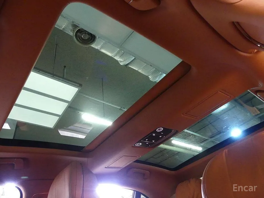 Фото 8 - Bentley Flying Spur