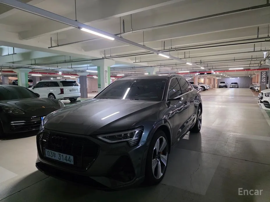 Фото 3 - Audi e-tron