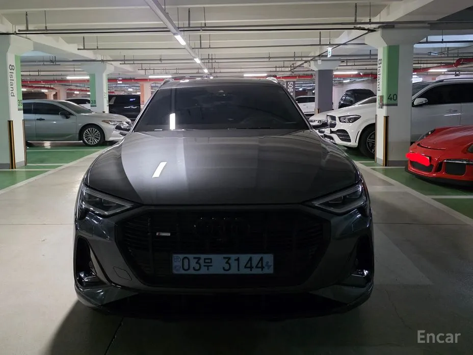 Фото 4 - Audi e-tron