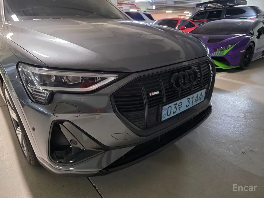 Фото 5 - Audi e-tron