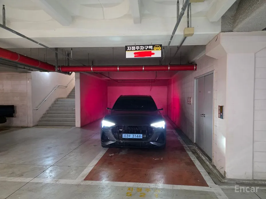 Фото 7 - Audi e-tron