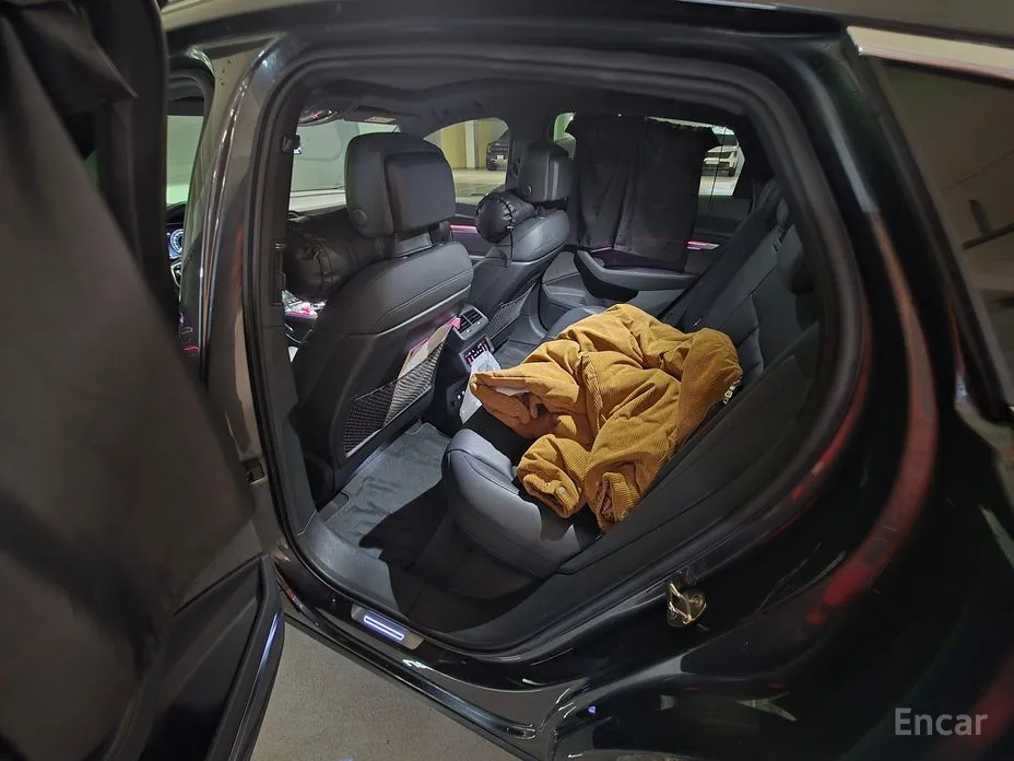 Фото 8 - Audi e-tron