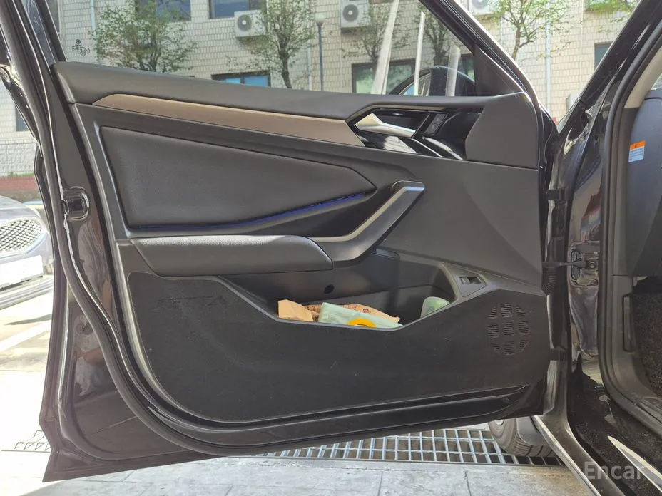 Photo 13 - Volkswagen Jetta