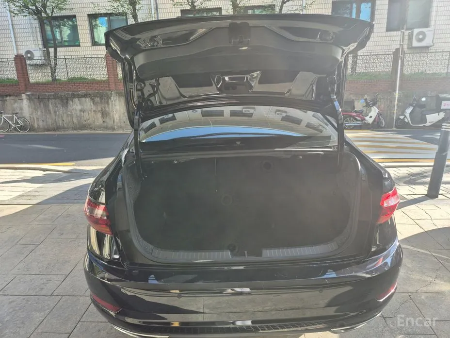 Photo 16 - Volkswagen Jetta