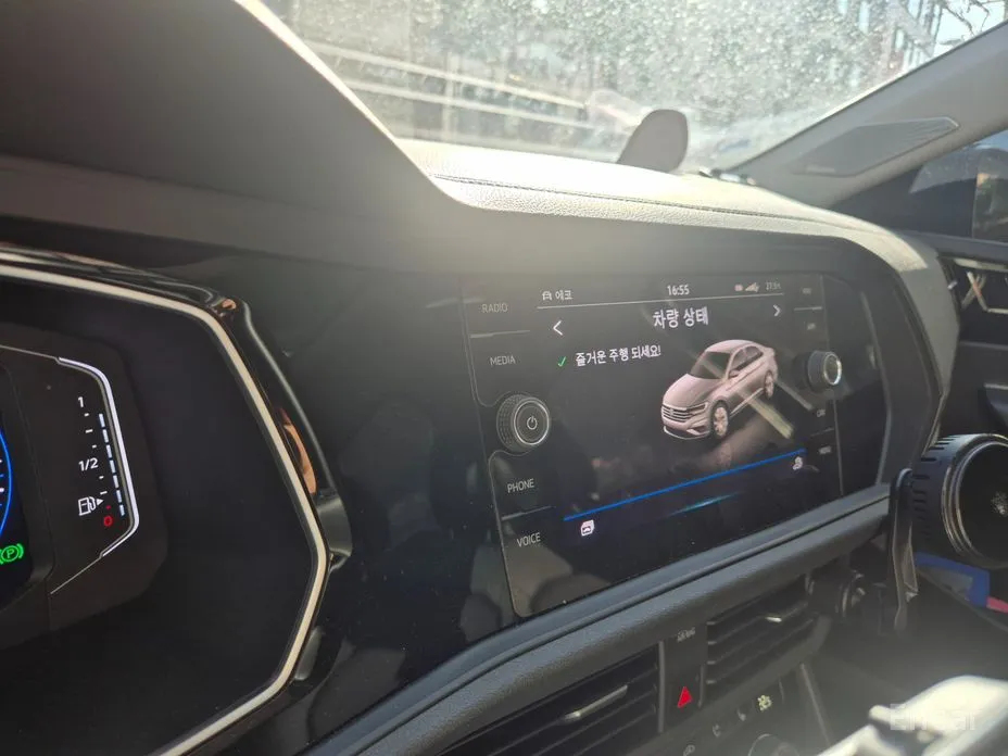 Photo 9 - Volkswagen Jetta