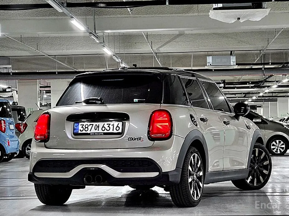 Фото 11 - Mini Cooper