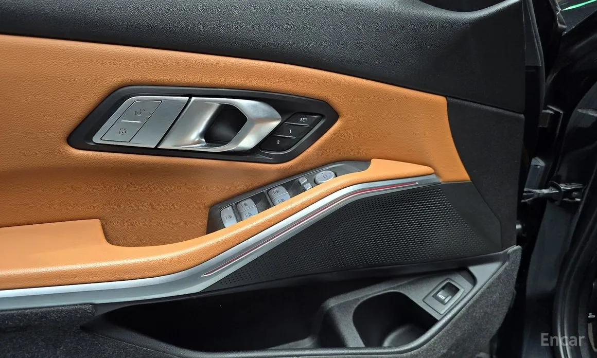 Photo 18 - BMW 3 Series