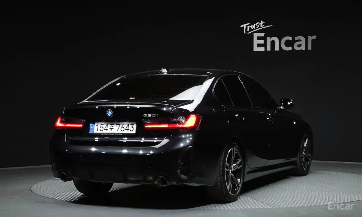 Photo 2 - BMW 3 Series