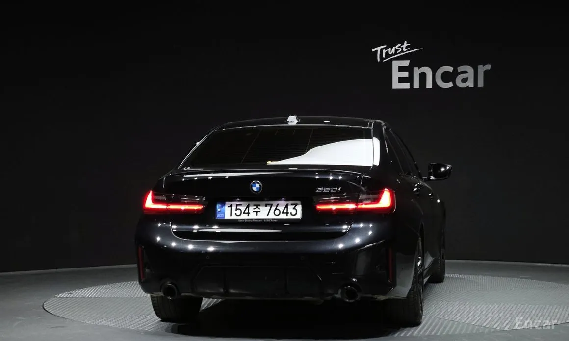 Photo 4 - BMW 3 Series