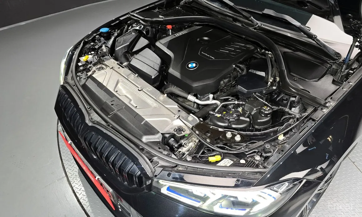 Photo 6 - BMW 3 Series