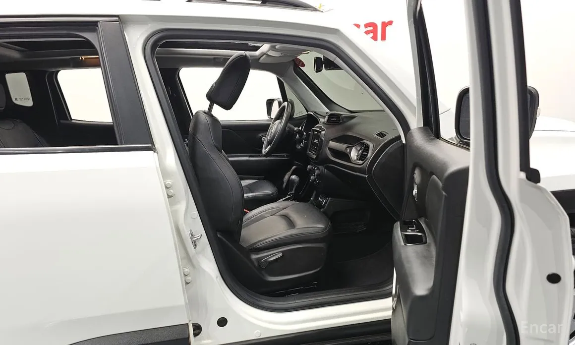 Фото 11 - Jeep Renegade