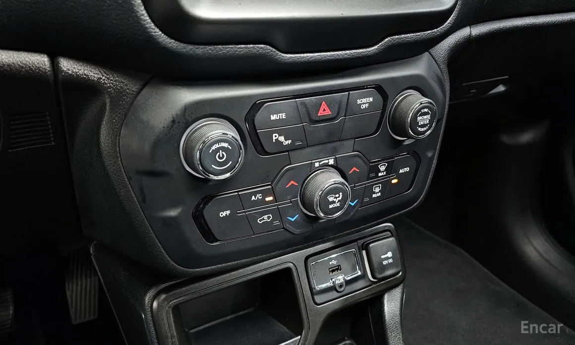 Фото 15 - Jeep Renegade